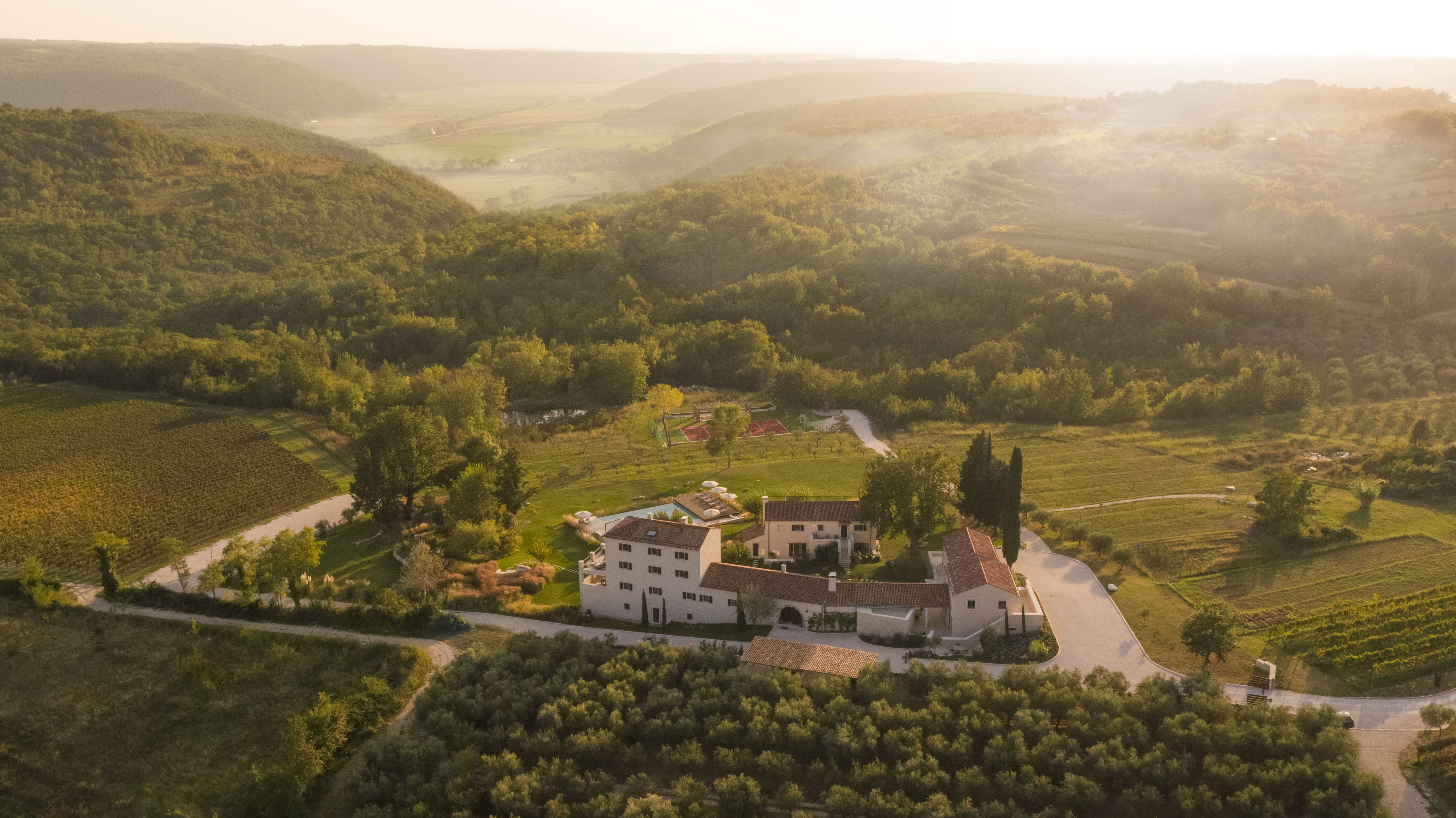 Luxury Istrian villas for rent - Villa Stanzia Baracija with tennis court