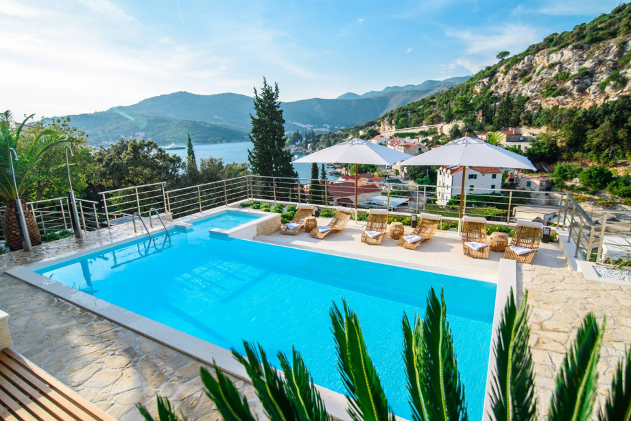 Modern villa with swimming pool for rent Dubrovnik