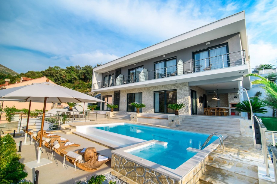 Villa Dubrovnik Romance with pool and sea view for rent