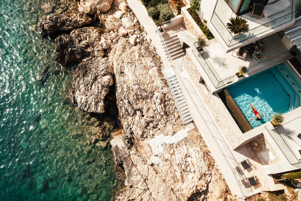 Villa Delight Dubrovnik with heated infinity pool and beach in front