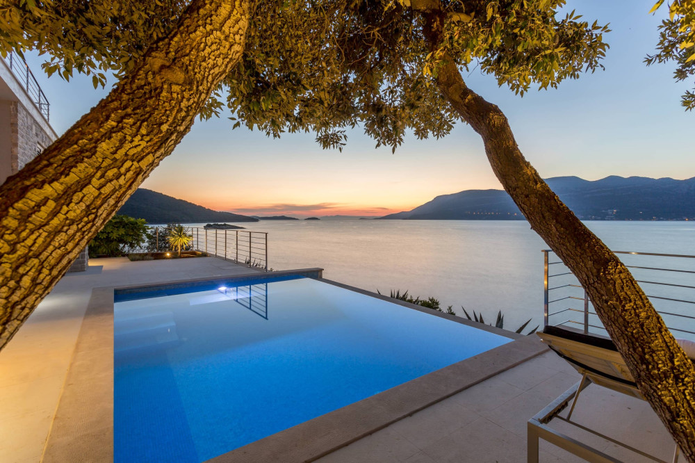Villa Wave and Wind