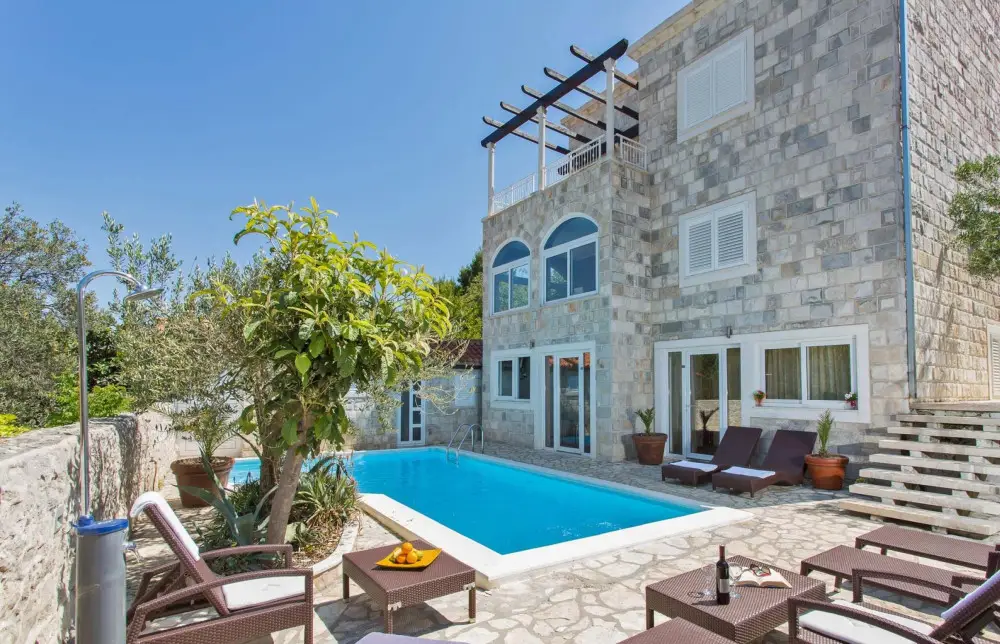 Villa White Zaton