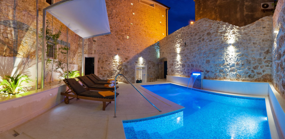 Luxury villa in Bol