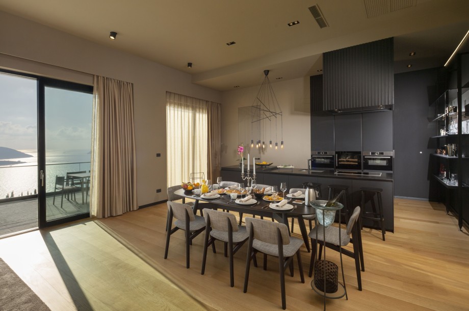 Dinning area with exit to the terrace in Villa Princess Elena Orasac