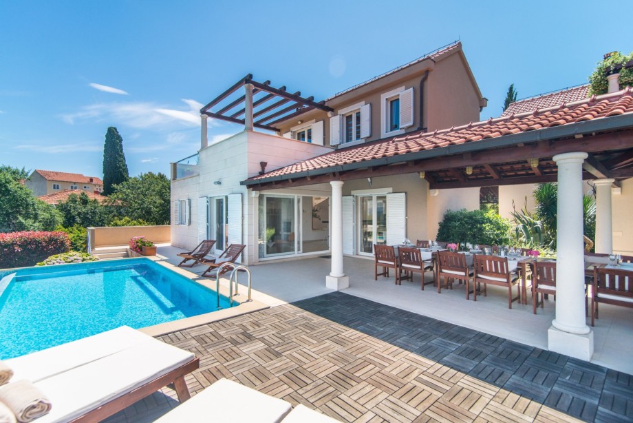 Seafront villa Brac