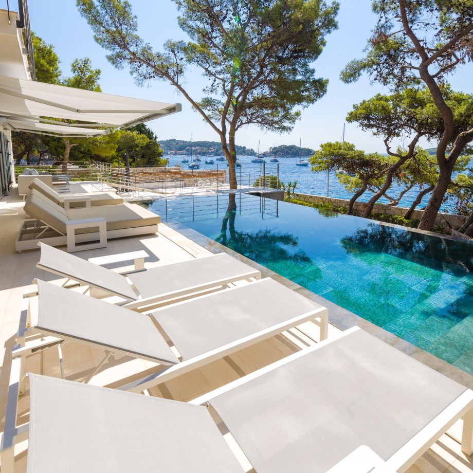 Luxury villa in Hvar with a heated pool surrounded by nature - Villa Deluxe Hvar