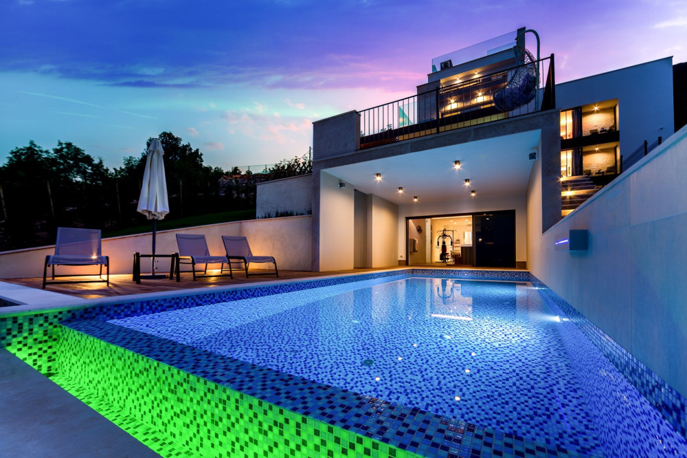 Villa High View
