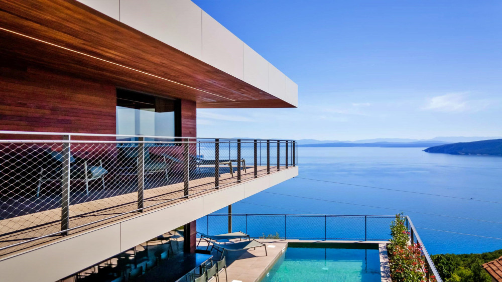 Villa Vista Hills with swimming pool and sea view