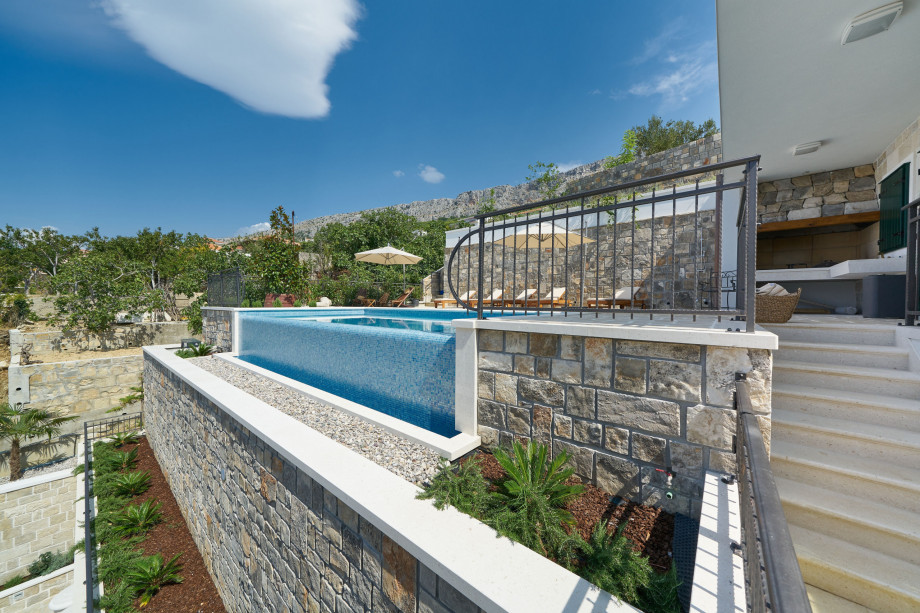 Villa Jesenice Stone