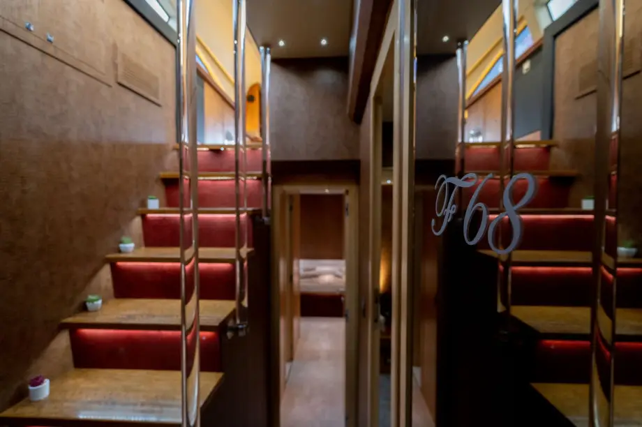 Luxury F68 Yacht