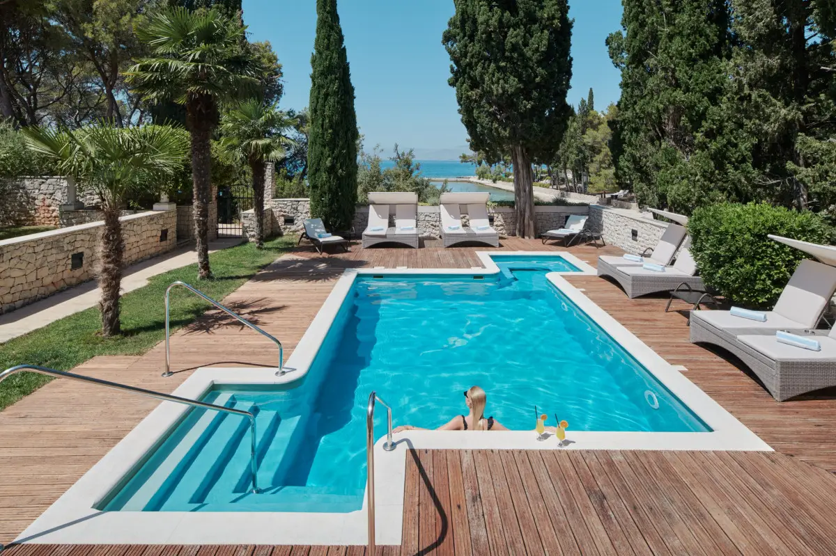 Villa Supetrus Palace