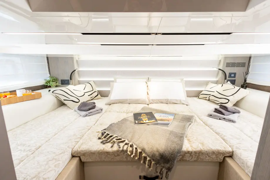 Cranchi A46 cruise in style