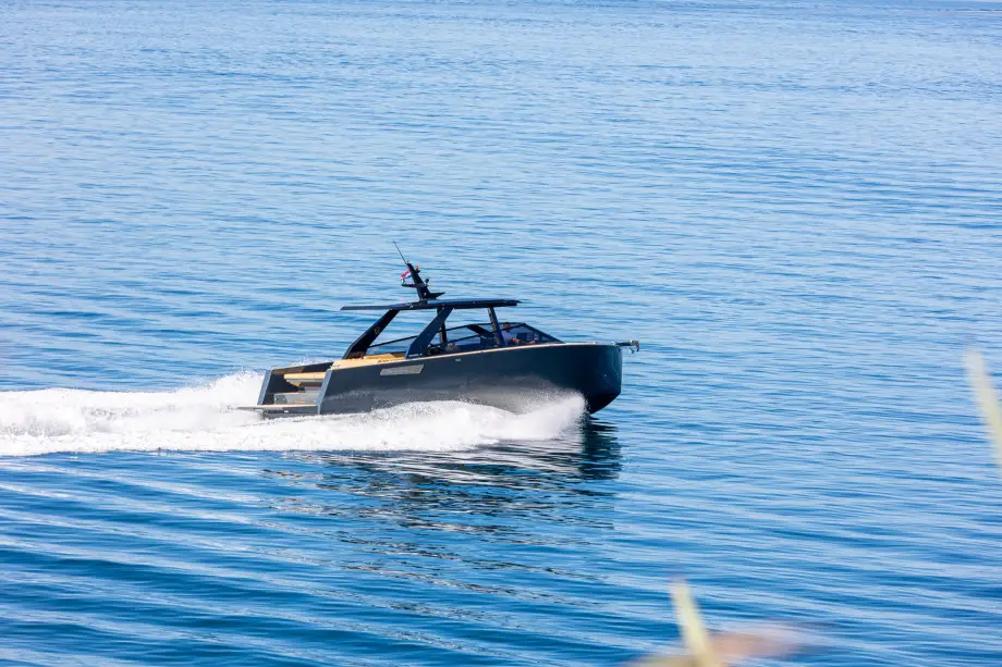 Private Boat Tour Colnago 35