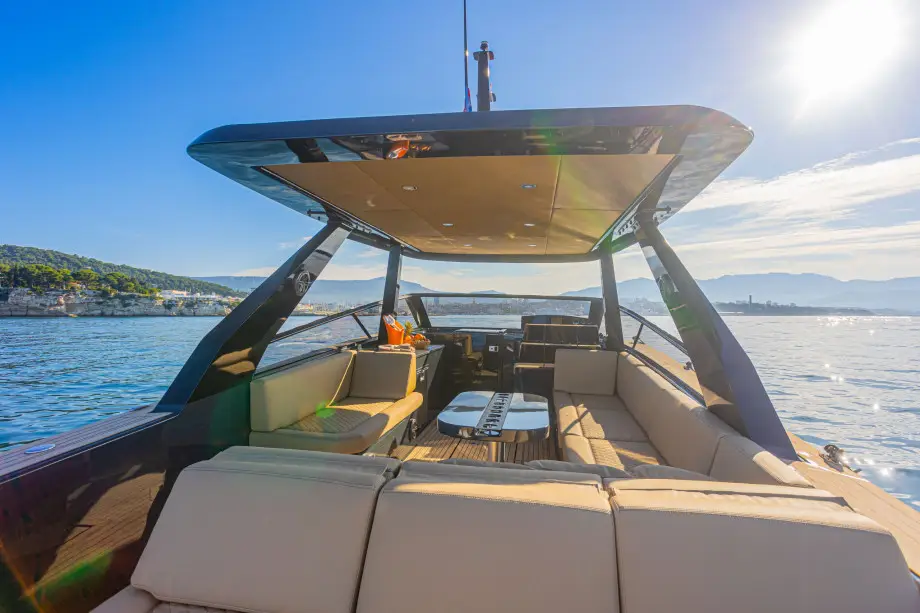 Luxury private boat tour from Split on Colnago 35