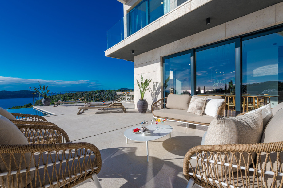 Villa Palazzo Navale in Dubrovnik with pool and stunning sea view