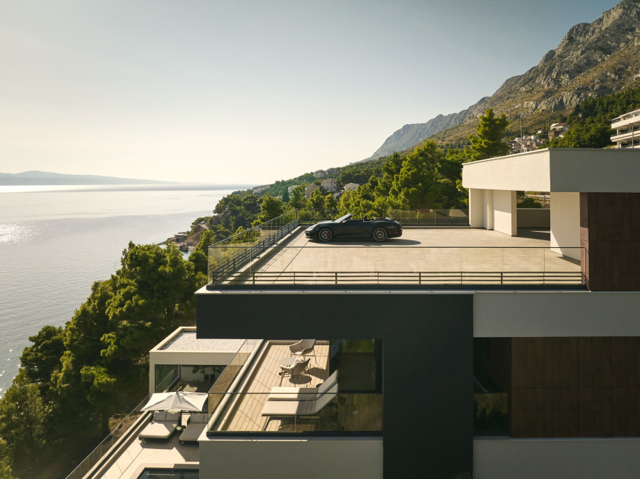 Villa Miracle with a swimming pool, sauna and private gym in Mimice