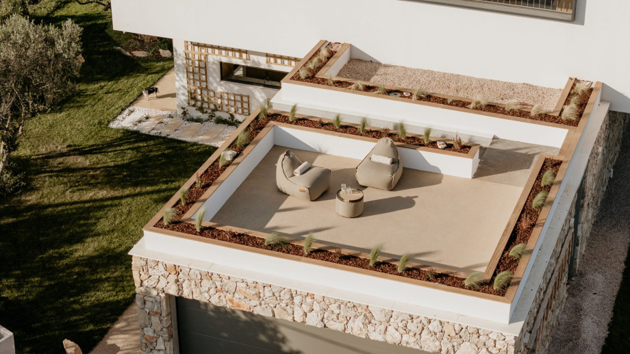 Sunny terrace with sunbeds in Villa Olea Solta