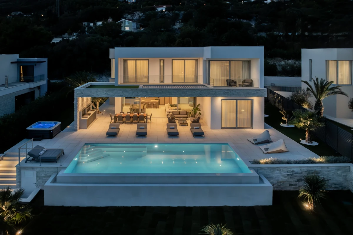 Villa in Split Croatia for rent with swimming pool and Jacuzzi