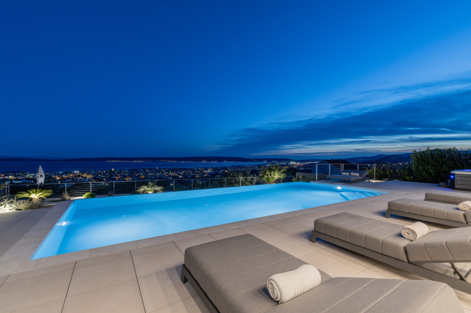 Villa Infinity Split