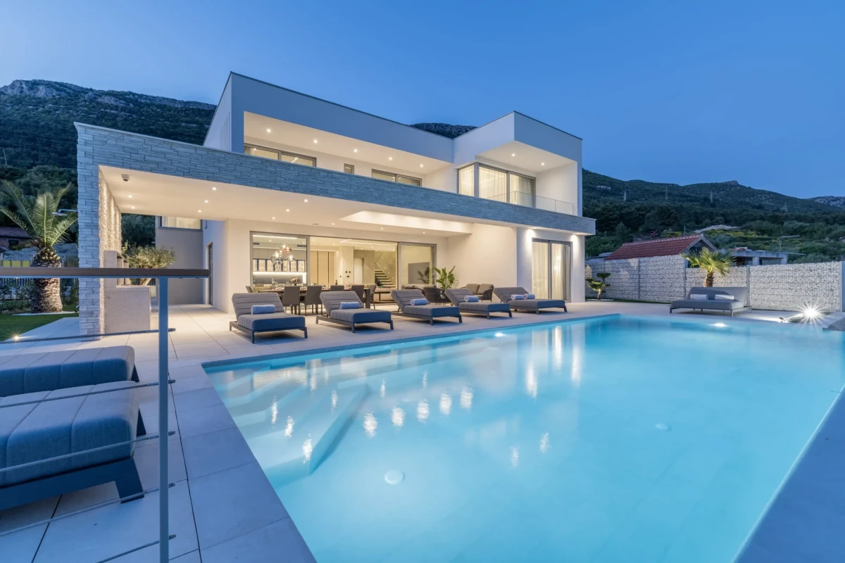 Villa in Split Croatia with heated pool and Jacuzzi
