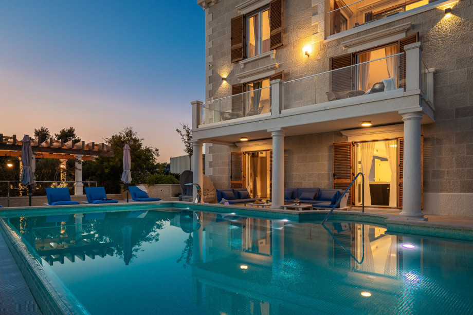 Villa Beauty Queen