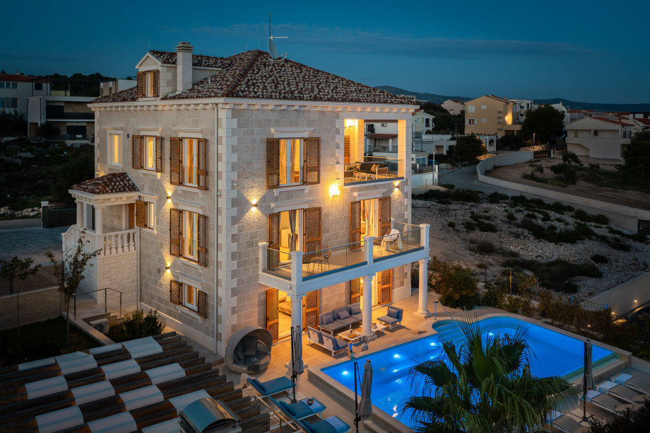 Villa Beauty Queen