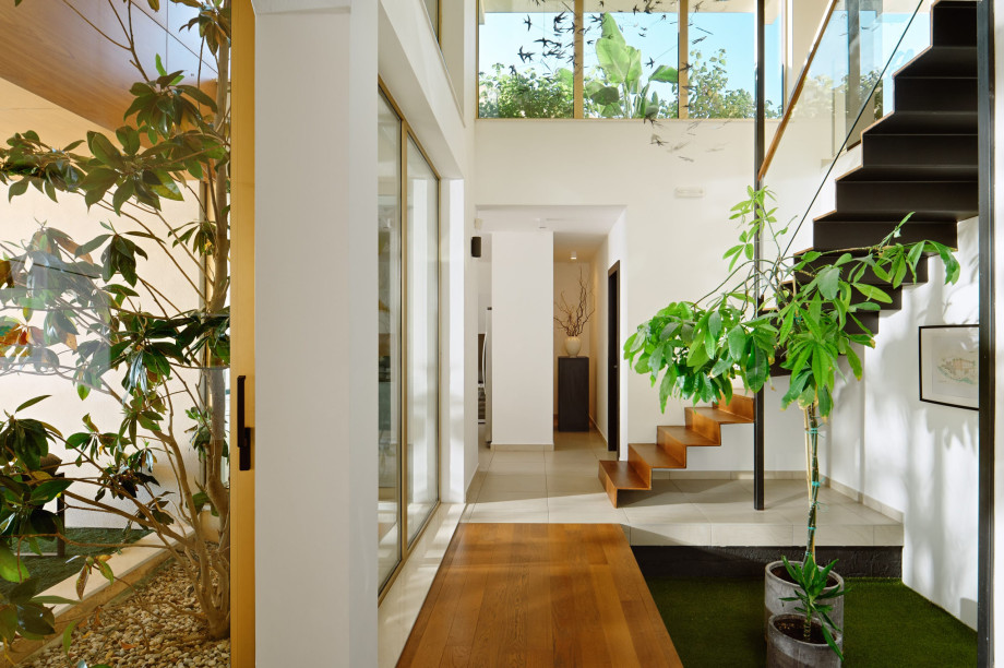 Modern and light interiors in Villa Bella Primosten with infinity pool