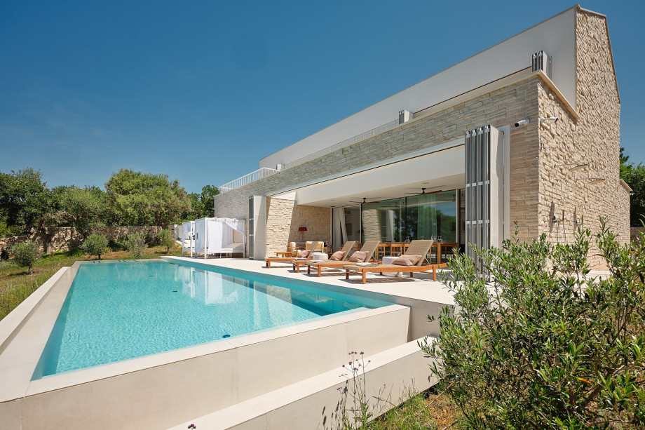 Modern villa Golden Hour in Novalja, Pag with heated infinity pool